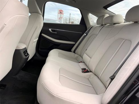 Certified 2023 Hyundai Sonata SEL w/ Convenience Package image 11