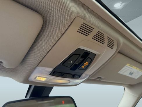 Used 2017 BMW 320i Sedan image 29