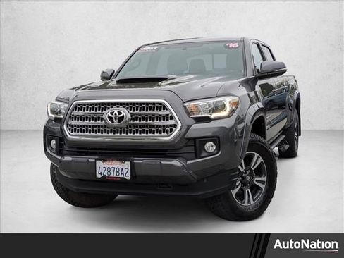 Used 2016 Toyota Tacoma TRD Sport RWD image 1