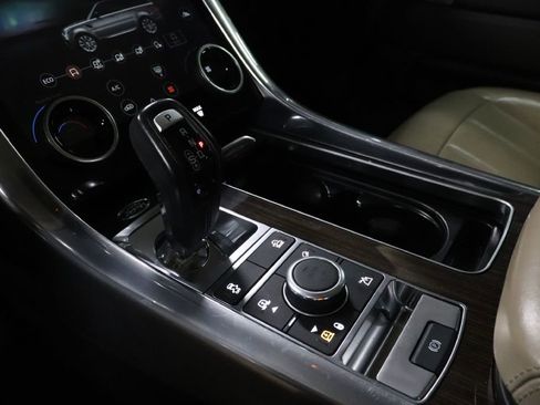 Used 2019 Land Rover Range Rover Sport HSE image 16