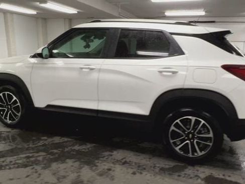 Used 2024 Chevrolet TrailBlazer LT w/ LT Cold Weather Package image 6