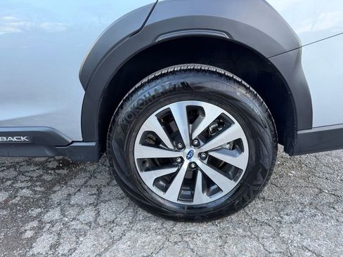 Used 2025 Subaru Outback Premium image 11