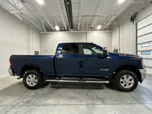 Used 2024 RAM 2500 Big Horn w/ Bed Utility Group image 5