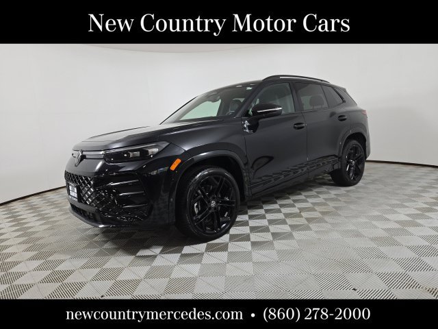 Used 2025 Volkswagen Tiguan SE R-Line AWD/4WD image 3