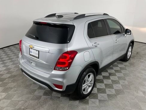 Used 2018 Chevrolet Trax LT w/ LT Convenience Package FWD image 9