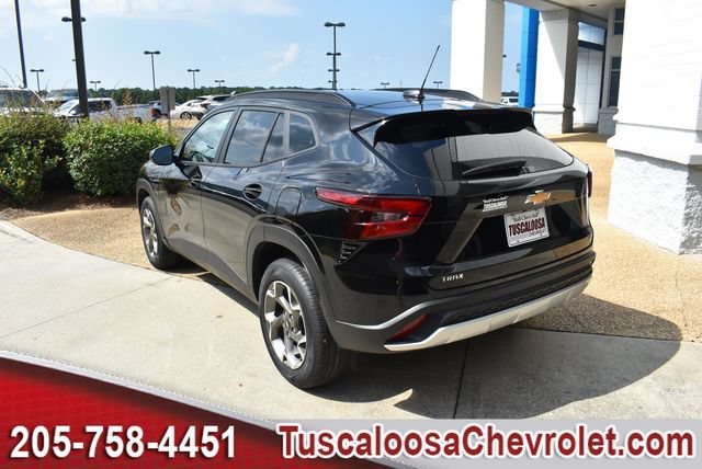 Certified 2024 Chevrolet Trax LT w/ Driver Confidence Package FWD image 7