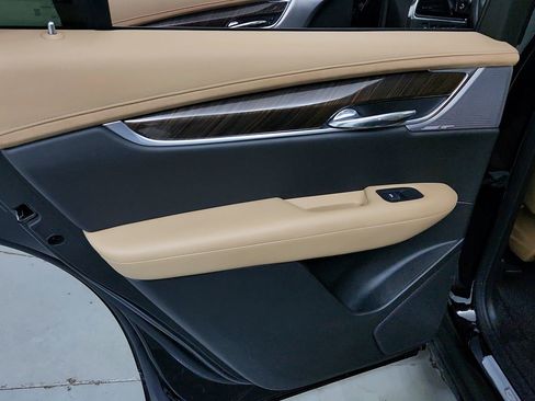Used 2023 Cadillac XT6 Premium Luxury w/ Platinum Package FWD image 21