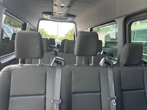 Used 2025 Mercedes-Benz Sprinter 2500 image 9