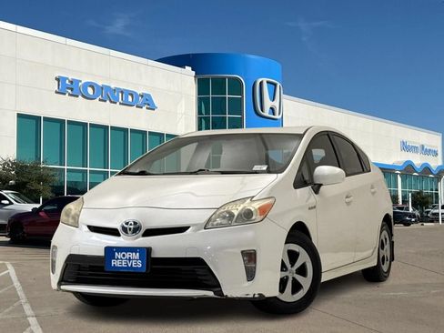 Used 2012 Toyota Prius Two FWD image 1