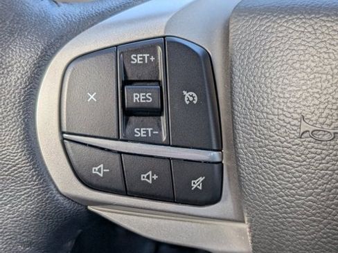 Used 2022 Ford Explorer XLT image 17