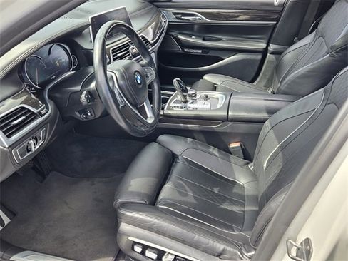 Used 2016 BMW 750i xDrive image 10
