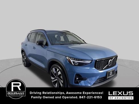 Used 2024 Volvo XC40 B5 Plus w/ Protection Package Premier AWD/4WD image 3