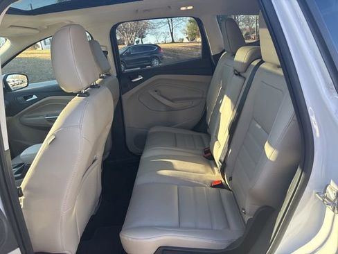 Used 2019 Ford Escape Titanium image 12