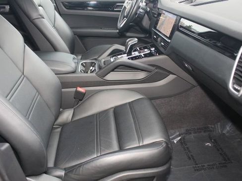 Certified 2023 Porsche Cayenne image 27