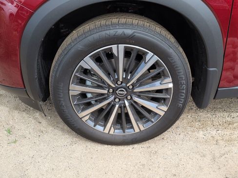 New 2026 Nissan Pathfinder Platinum image 8