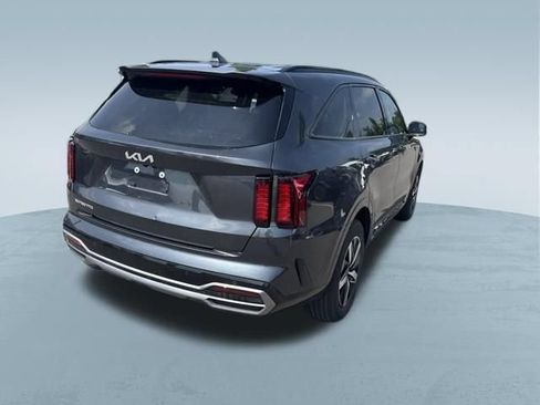 Used 2023 Kia Sorento S FWD image 8