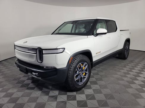 Used 2022 Rivian R1T Adventure image 1