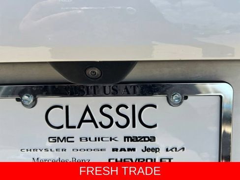 Used 2024 Jeep Grand Cherokee Altitude AWD/4WD image 8