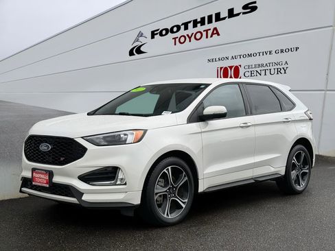 Used 2022 Ford Edge ST image 3