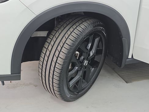 Certified 2024 Honda HR-V Sport image 31