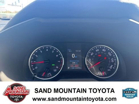 Used 2021 Toyota RAV4 XLE image 15