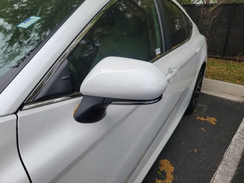 Used 2025 Toyota Camry XLE image 5