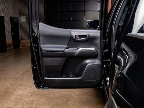 Used 2023 Toyota Tacoma TRD Off-Road image 35