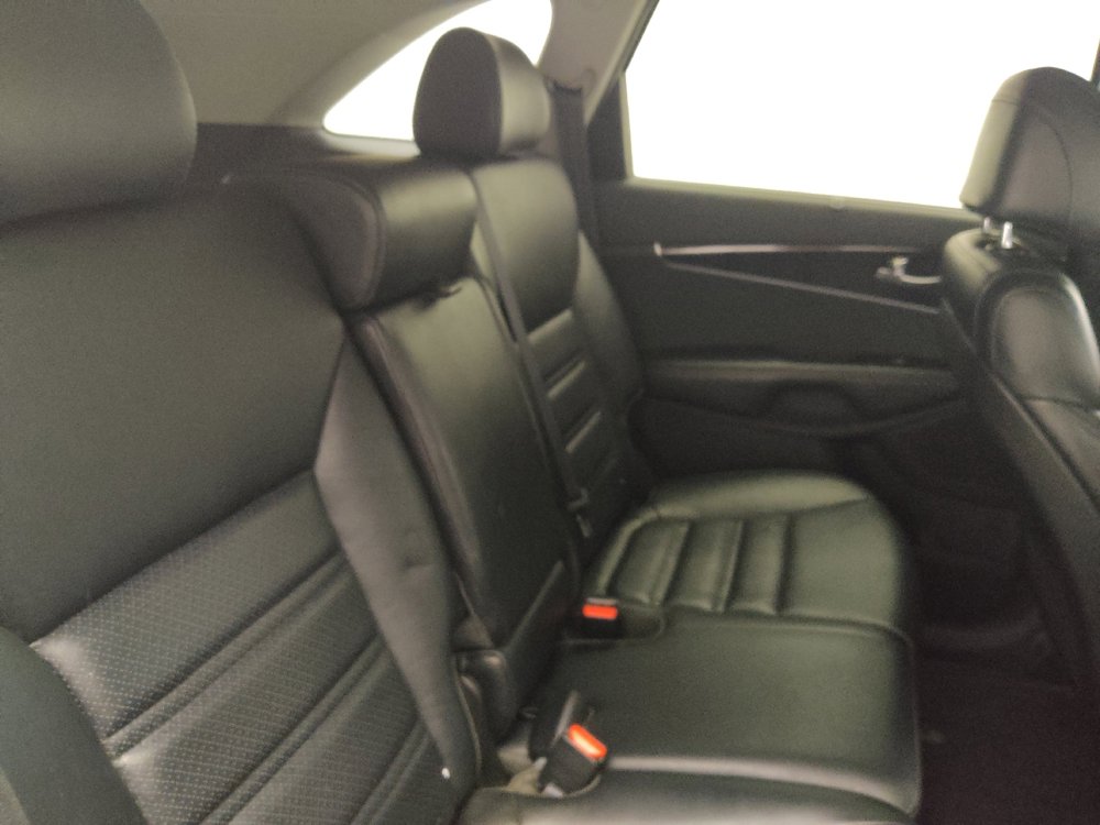 Used 2017 Kia Sorento EX FWD image 19