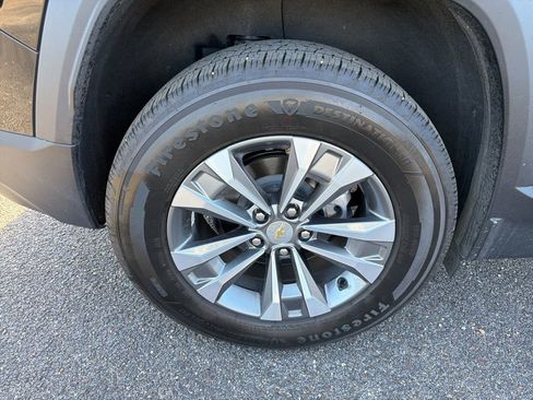 Used 2025 Chevrolet Equinox LT w/ Convenience Package II image 13