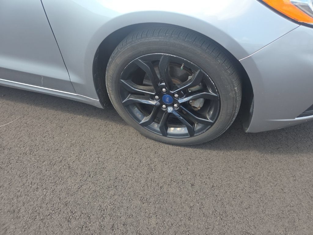 Used 2020 Ford Fusion SE w/ Equipment Group 151A FWD image 18