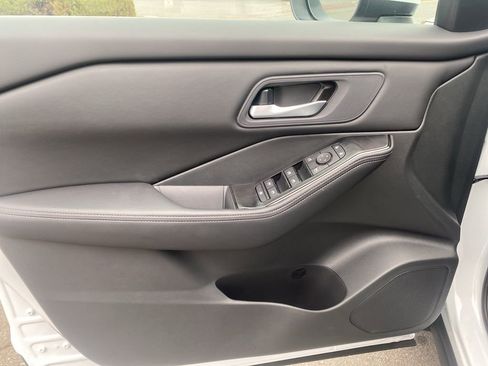 New 2026 Nissan Rogue SV image 10