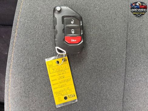 Used 2025 Jeep Wrangler Unlimited Sport AWD/4WD image 27