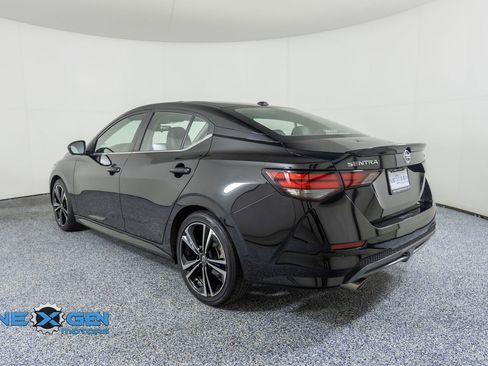 Used 2022 Nissan Sentra SR w/ SR Premium Package FWD image 5