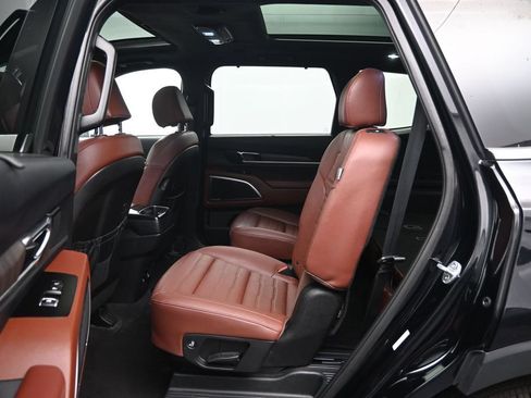 Used 2023 Kia Telluride SX X-Pro AWD/4WD image 27