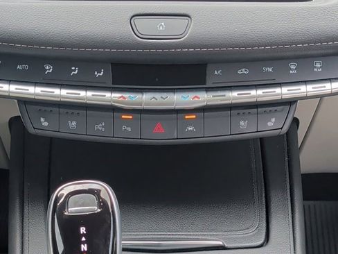 Certified 2022 Cadillac XT4 Premium Luxury w/ Technology Package image 4