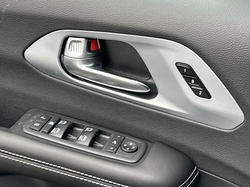 New 2026 Chrysler Pacifica Limited w/ S Appearance Package FWD image 12
