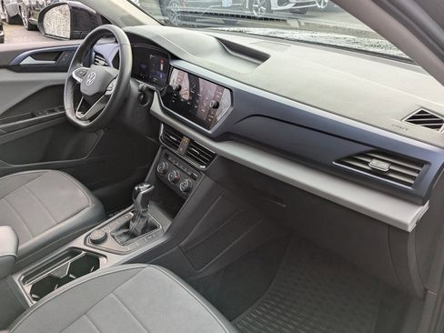 Used 2022 Volkswagen Taos SE image 35