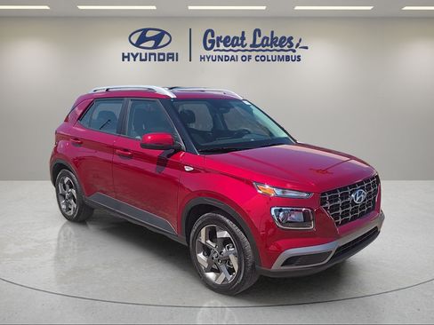 Certified 2024 Hyundai Venue SEL FWD image 7