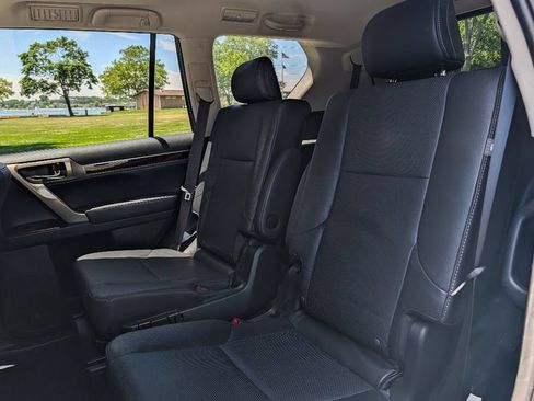 Used 2019 Lexus GX 460 Premium AWD/4WD image 18