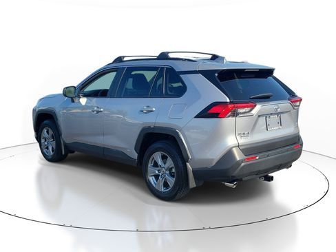 Used 2025 Toyota RAV4 LE AWD/4WD image 4