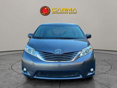 Used 2014 Toyota Sienna XLE image 13