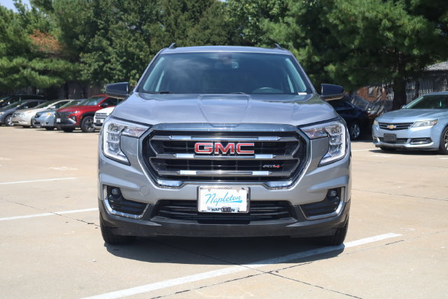 Used 2023 GMC Terrain AT4 AWD/4WD image 4