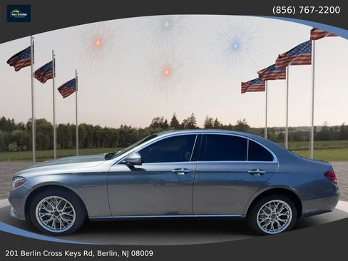 Used 2018 Mercedes-Benz E 300 4MATIC w/ Premium 1 Package image 2
