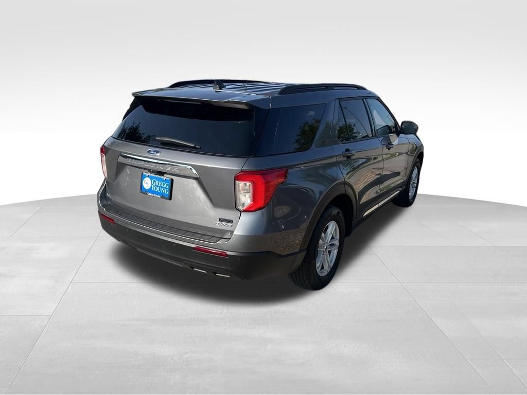 Used 2024 Ford Explorer XLT AWD/4WD image 7