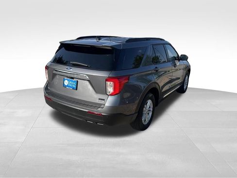 Used 2024 Ford Explorer XLT AWD/4WD image 7