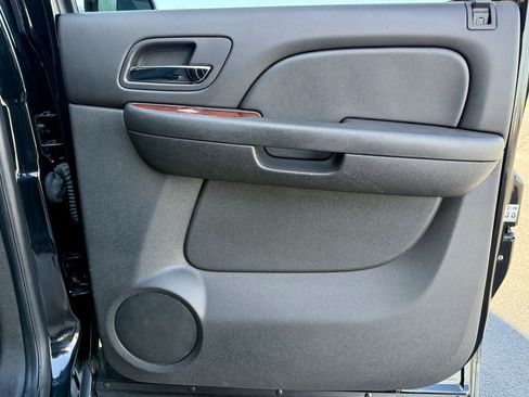 Used 2010 Chevrolet Suburban LS w/ Interior Plus Package image 38