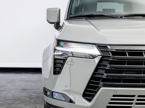 Used 2025 Lexus GX 550 image 3