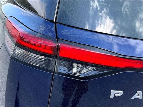 Used 2023 Nissan Pathfinder SL image 22