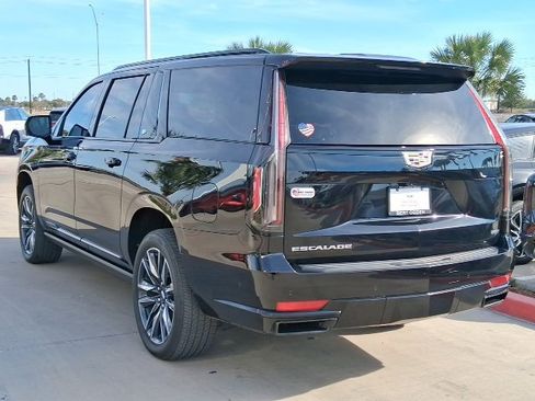 Used 2023 Cadillac Escalade ESV Sport Platinum w/ LPO, Floor Liner Package image 4