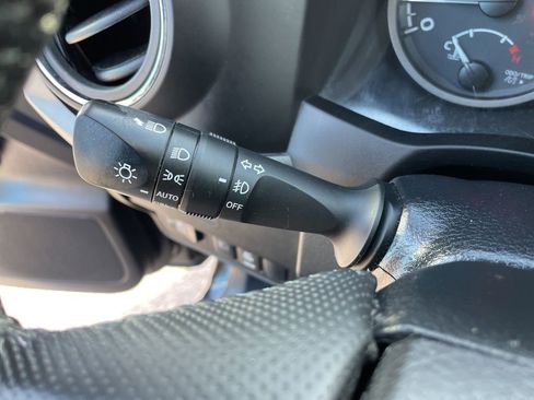 Used 2021 Toyota Tacoma TRD Sport w/ Technology Package image 15